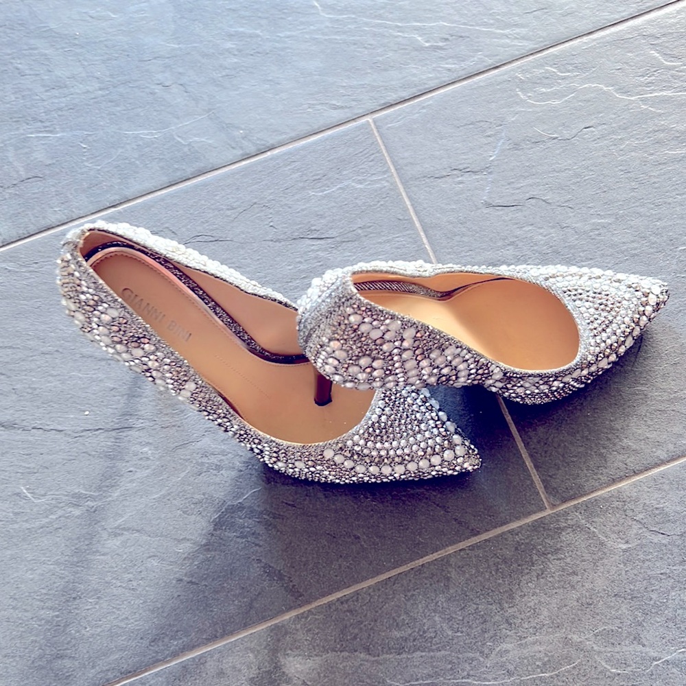 9.5M Heels rhinestone, silver and clear beautiful worn 2-3 Times